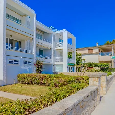 Beachfront Sivella By Sealand