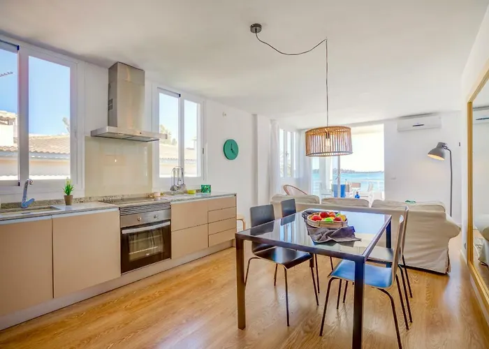 Beachfront Sivella By Sealand * 포엔샤 항구